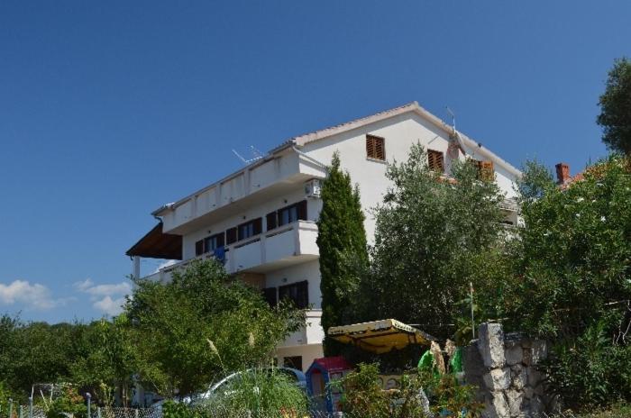 לון Apartments Josip מראה חיצוני תמונה