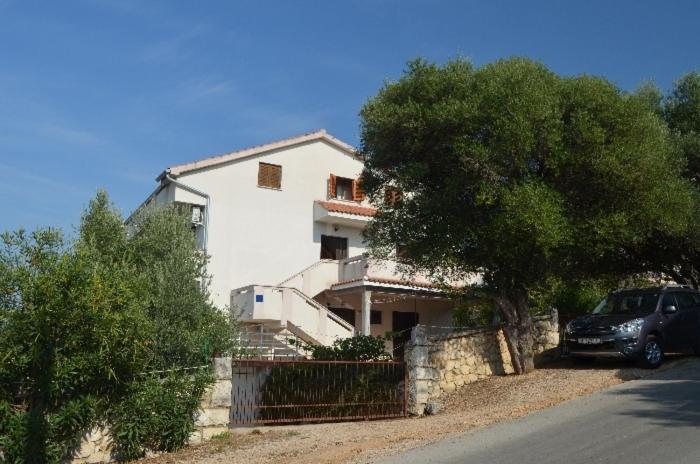לון Apartments Josip מראה חיצוני תמונה